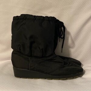 Freeze Boots Women’s Size 8M‎ Black Slip On
